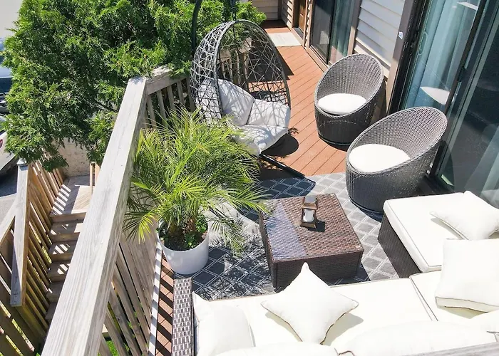 Luxury Ocean Condo, Walk To Beach, Outdoor Pool, Tennis, Pickleball * Ocean City