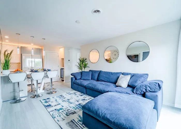 Luxury Ocean Condo, Walk To Beach, Outdoor Pool, Tennis, Pickleball Ocean City