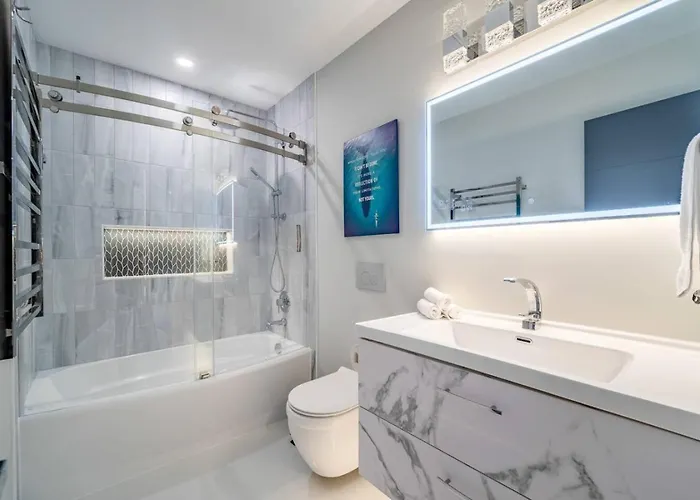 Holiday home Luxury Ocean Condo, Walk To Beach, Outdoor Pool, Tennis, Pickleball Ocean City