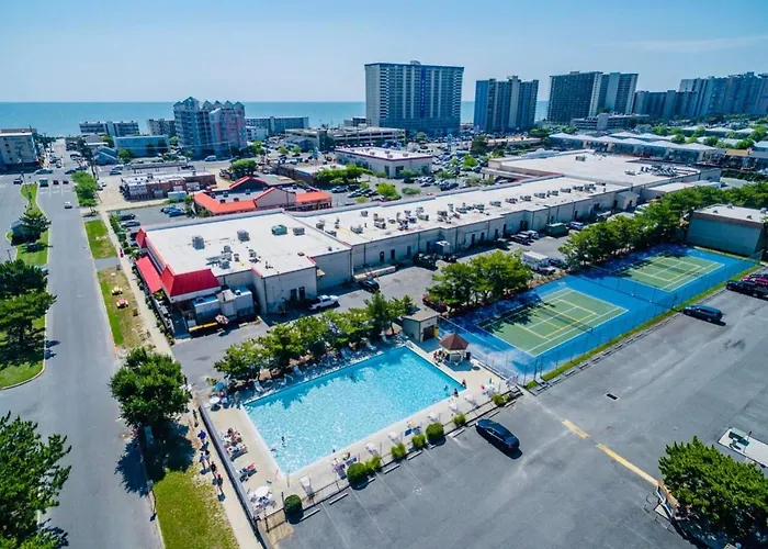 Luxury Ocean Condo, Walk To Beach, Outdoor Pool, Tennis, Pickleball * Ocean City