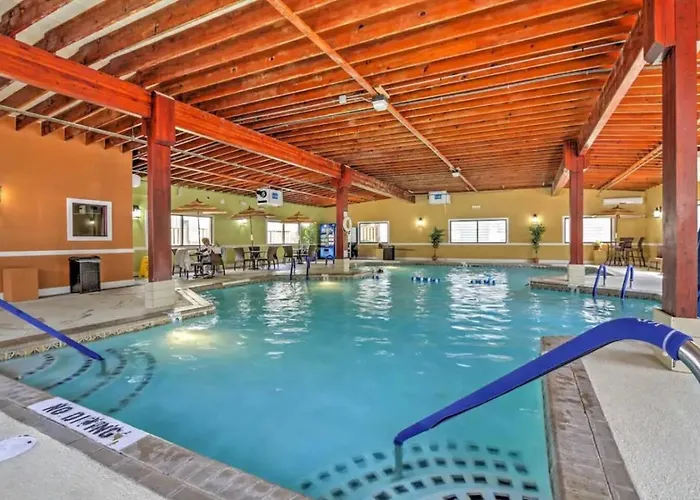 Luxury Ocean Condo, Walk To Beach, Outdoor Pool, Tennis, Pickleball Holiday home *