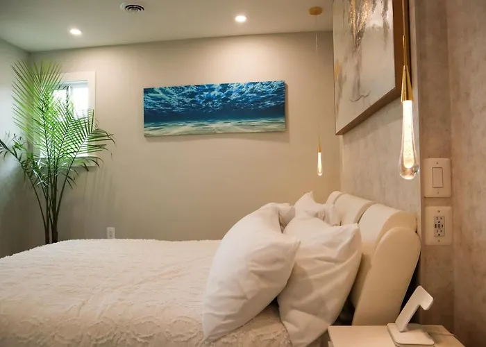 Luxury Ocean Condo, Walk To Beach, Outdoor Pool, Tennis, Pickleball Ocean City