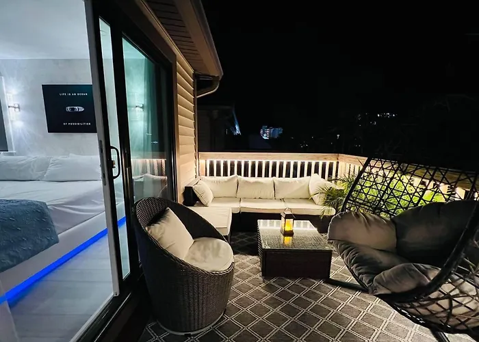 Luxury Ocean Condo, Walk To Beach, Outdoor Pool, Tennis, Pickleball Ocean City